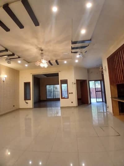 10 Marla Like New Lower Portion With Original Pictures Attached Available For Rent In The Heart Of Bahria Town Lahore