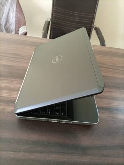 Dell Latitude E5520 Core i7 2nd Genertion 4GB Ram 320GB HDD