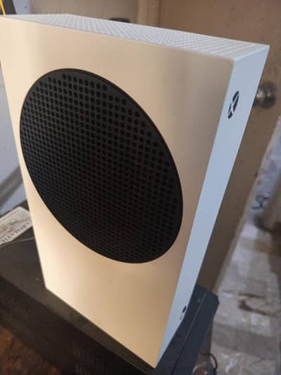 Xbox series s imported from uk for 1lakh but sell on 95