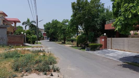 1-kanal Best Location For Builders Near Park Mosque Market Plot For Sale