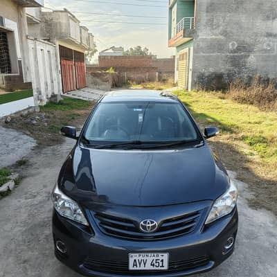Toyota Corolla Altis 1.8 SR full option 2011 model