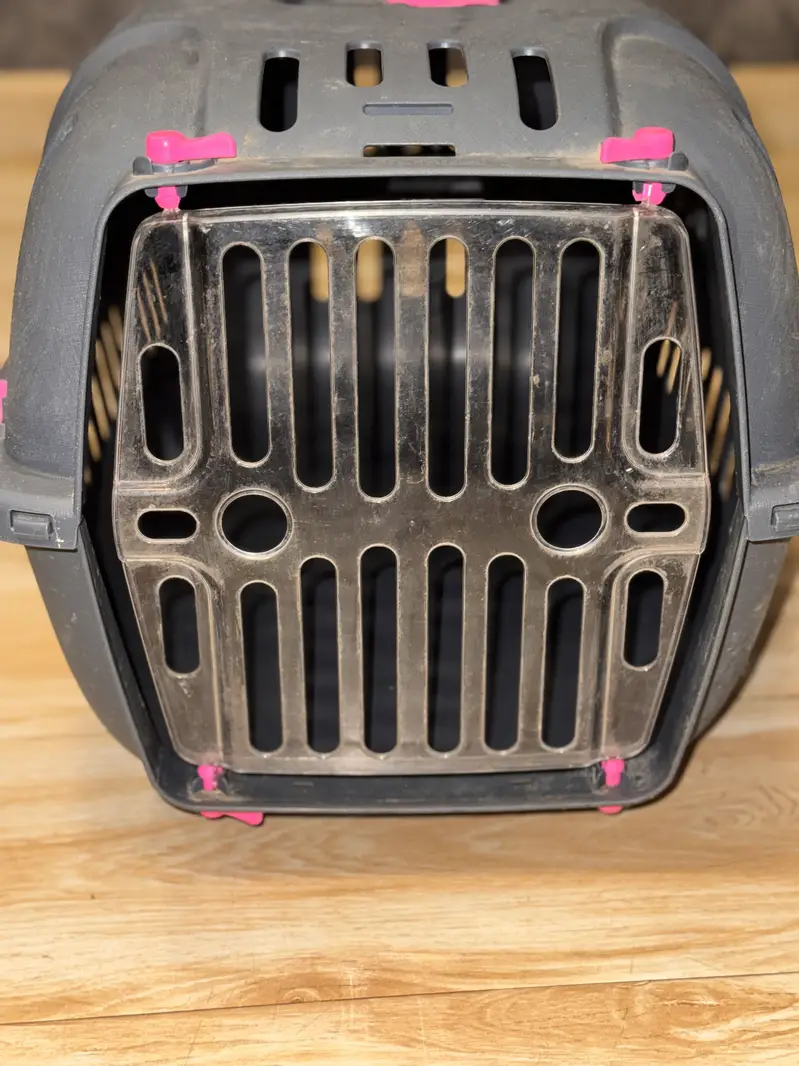 Pet carrier — photo 2