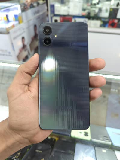 Samsung A06 6/128 with box