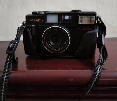 vintage yashika camera