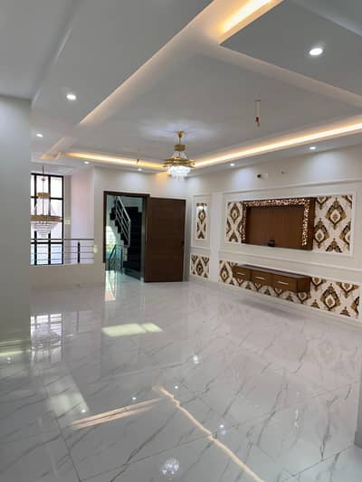 8 Marla Brand New Modren House For Sale