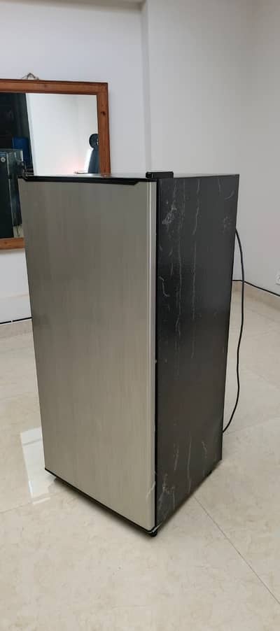 Fridge/Dawlance refrigerator/100% working