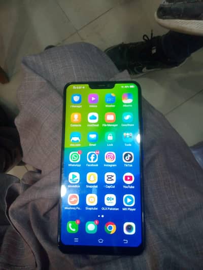 4ram 64gb hai camera rezult bhut acha hai battery timing achi h