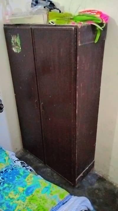 2 doors wooden Almari v strong stacture big size