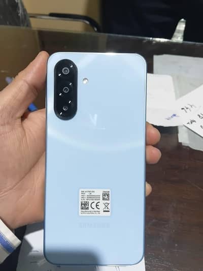 Samsung 17 only 1 month used.