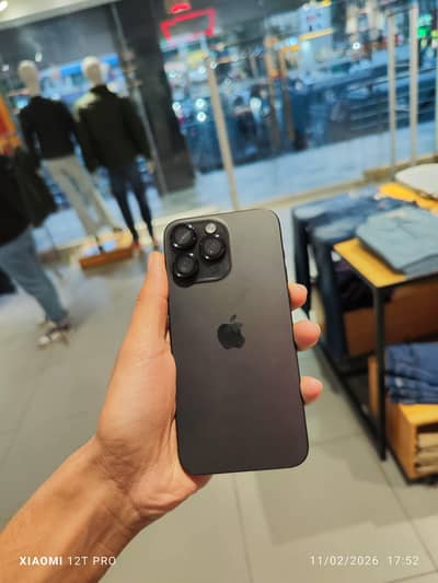 IPHONE 15 PRO MAX jv 256GB . B. H 86