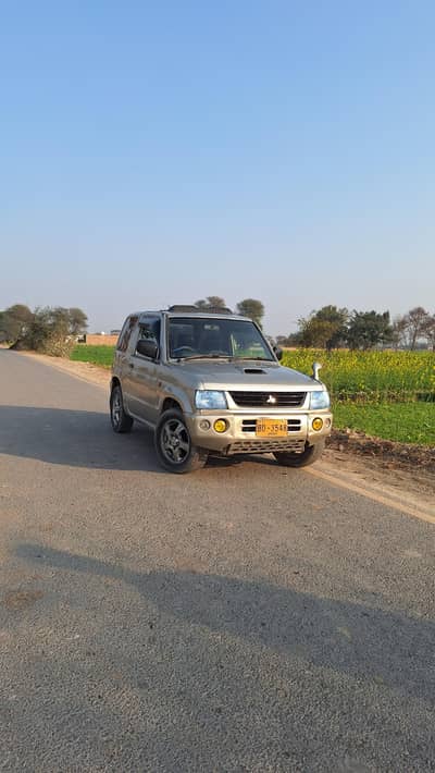 Mitsubishi pajero mini