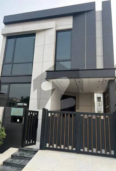 5 Marla Hottest Location House With Gas Available For Rent In Bahria Town Lahore.