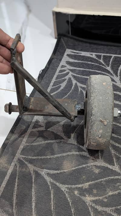 Training Wheels supporting tyres