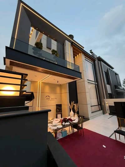 10 Marla Luxury House is Available for Rent in Bahria Town Lahore