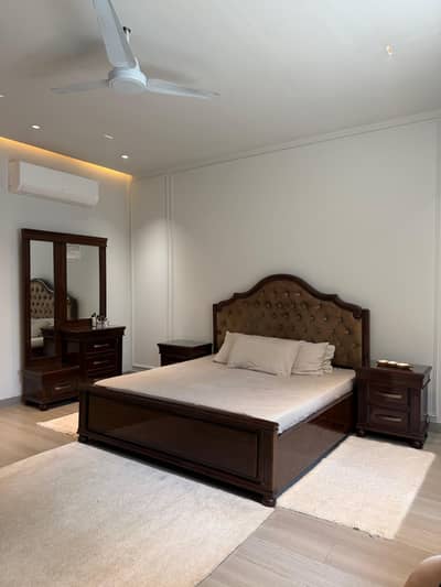 Solid Sheesham Wooden frame Bed in High gloss finish with dresser