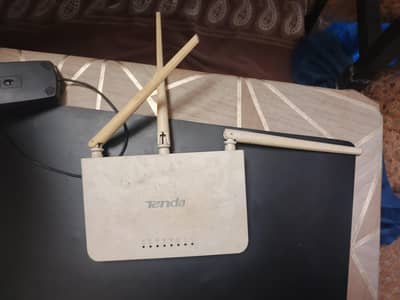 Tenda F3 WiFi Router – 300Mbps – Good Condition