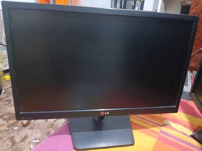 LCD 22 inch LG all okay koi masla nahi