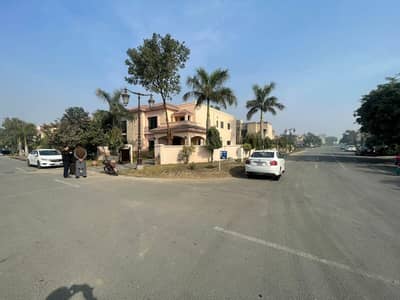 Corner & Located On 110ft Wide Road 1 Kanal Renovated House For Sale In Sector M-1