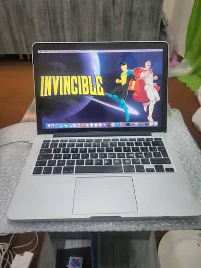 MacBook pro core i7 16gb ram 256 SSD 13inch retina display 2015