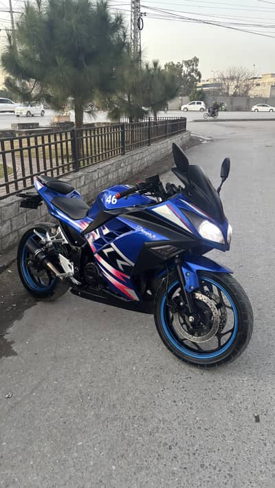 Kawasaki Ninja replica 250cc heavy bike  ninja 250