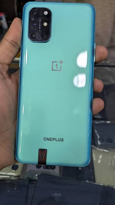 one plus 8t 10/10 condition paper kit