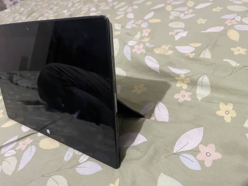 Surface 8 pro i5 4th gen 2