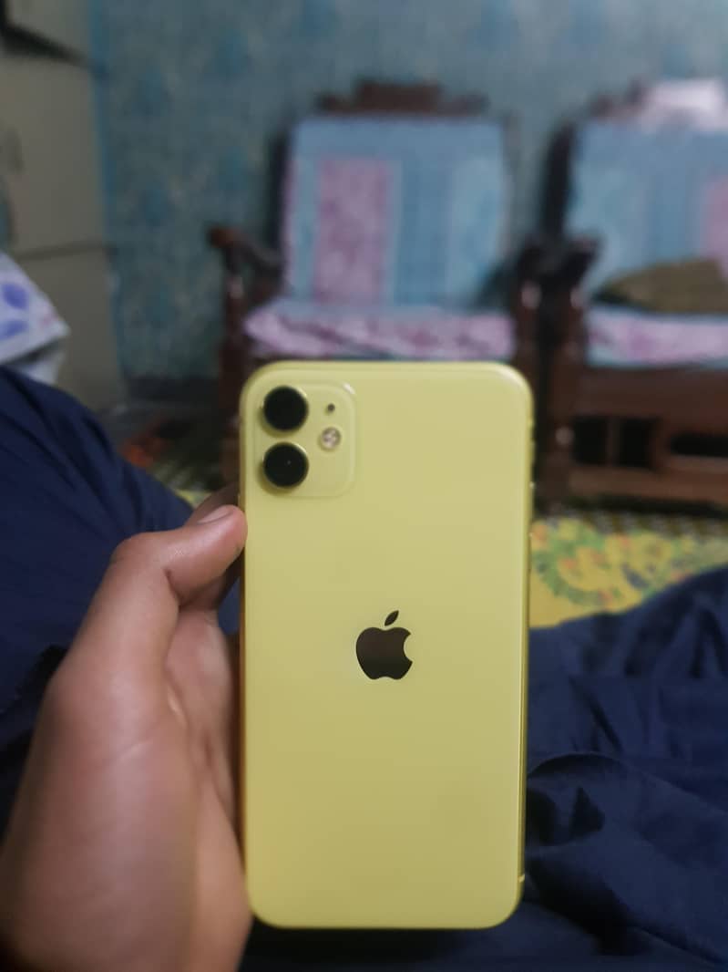 iPhone 11 3