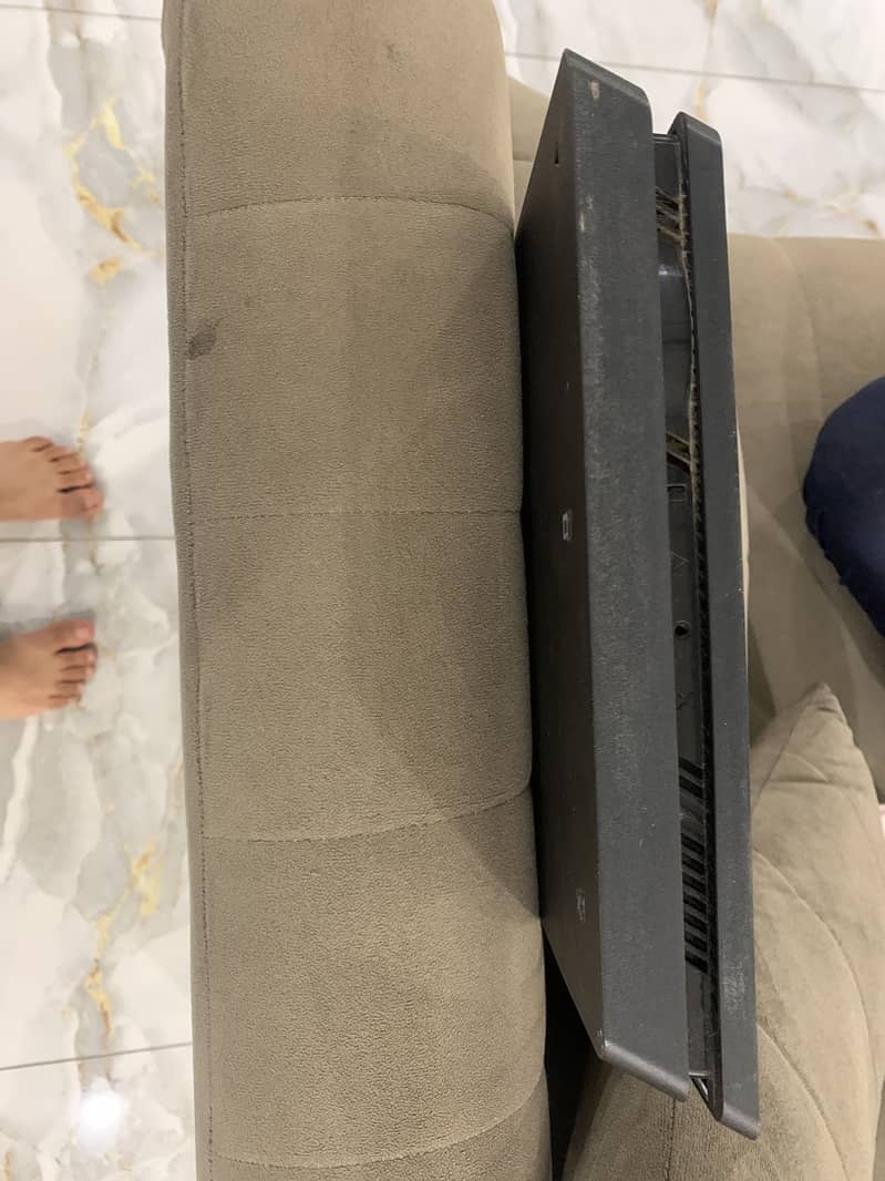PS4 console 4