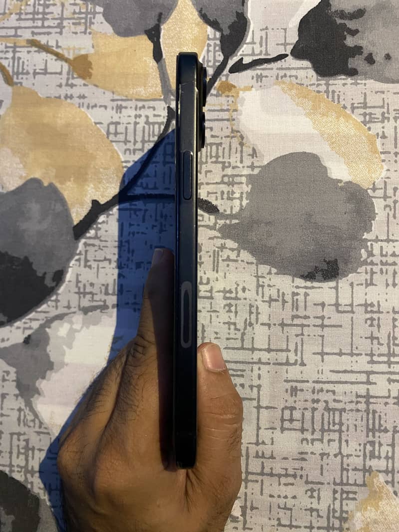 Apple iphone 15plus 3