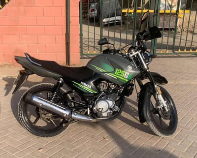 Yamaha 125 YBR-G  | 2023 | Gray matte