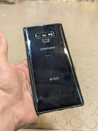 Samsung Note 9 with box and charger