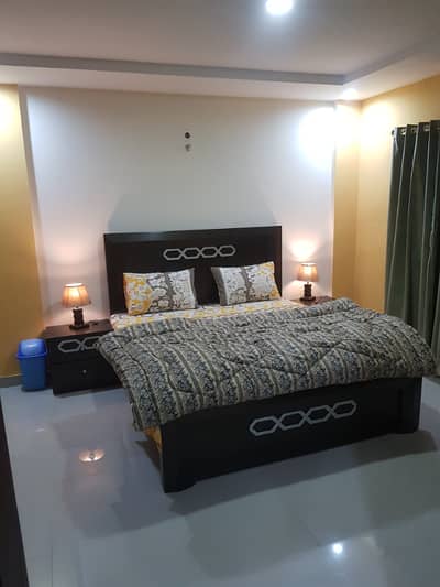 Par Day and short Time One BeD Room appaertment Available Bahria Town Phase 6 and 4 family apartment any time available