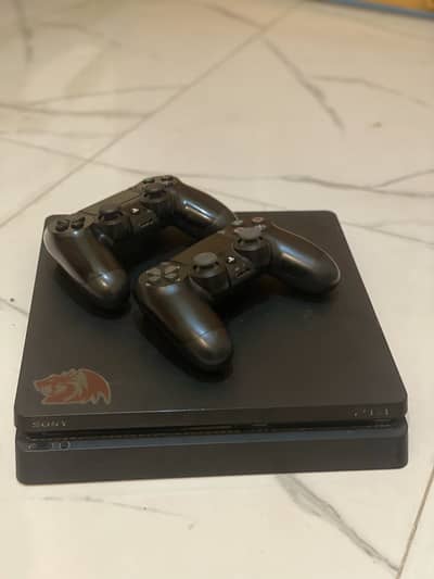 Ps4 Slim sealed console with 2 controllers