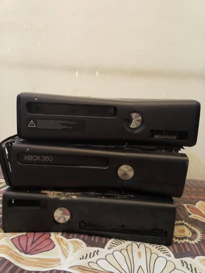 3 Dead Xbox 360's