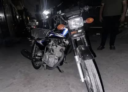 Honda 125 condition 10/10 just 6200km chala huwa All orig parts