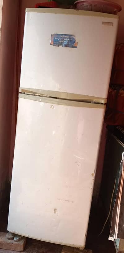singer company fridge color white
