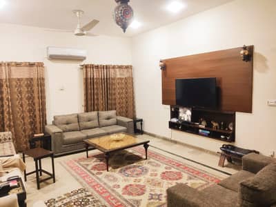 1 KANAL OWNER BUILD FACING PARK HOUSE IN VALENCIA TOWN