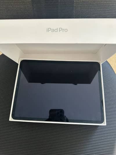 iPad pro M2 256gb Full box