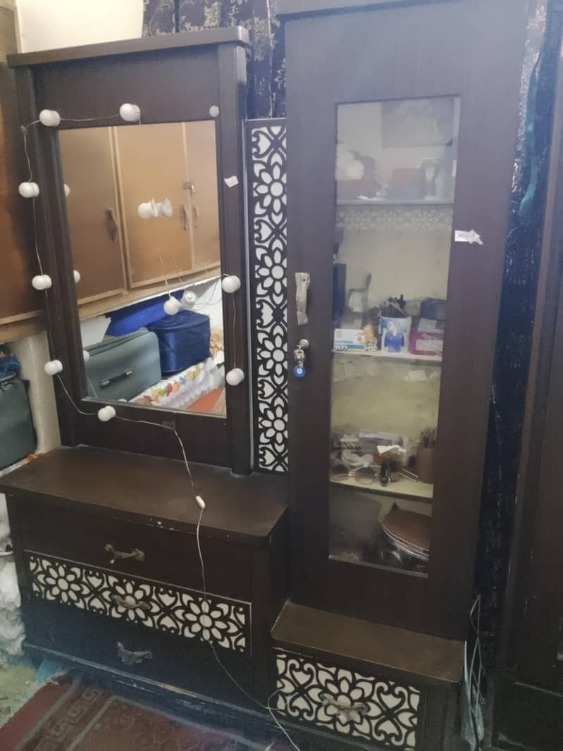 Dressing table 0