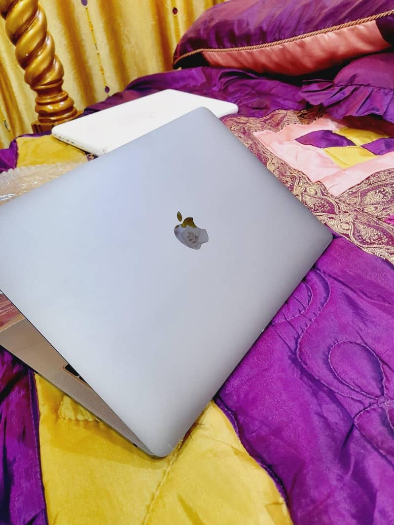 Macbook pro 2017 9
