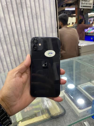 Apple iPhone 11 Contact No: 03235861880