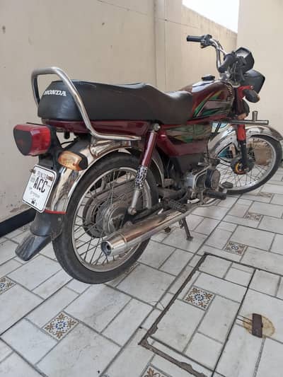 Honda CD70 RED COLOR