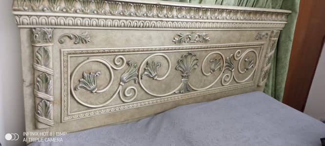 king size bed and 3 door cupboard