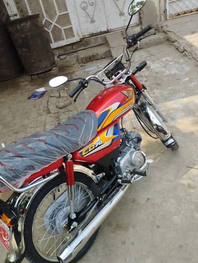 Honda CD 70 2025 Model – Only 4000 KM Driven