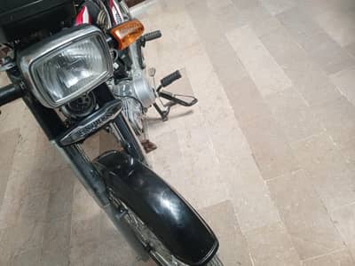 Express new condition hy bilkul new jesi hy koi Kam nahi lo or chalo