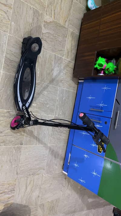 Rozor power core E90/E9 glow electric scooty