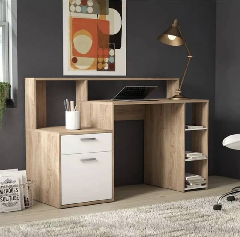 Study Table / Computer Table in Excellent Condition 1