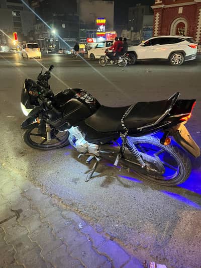 ybr 2016 model 10 by 10 condition Sialkot registered