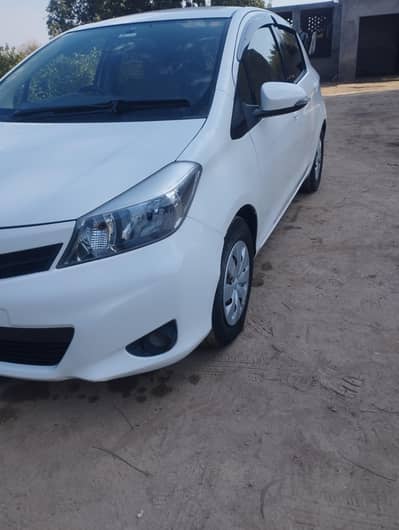 Toyota Vitz 2011/14 F 1.0 1000cc