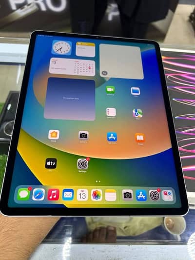 iPad pro m2 chip 6th Gen 256gb 12.9 inches for sale